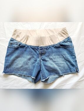 Old Navy Denim Maternity Shorts- Size 10  EUC